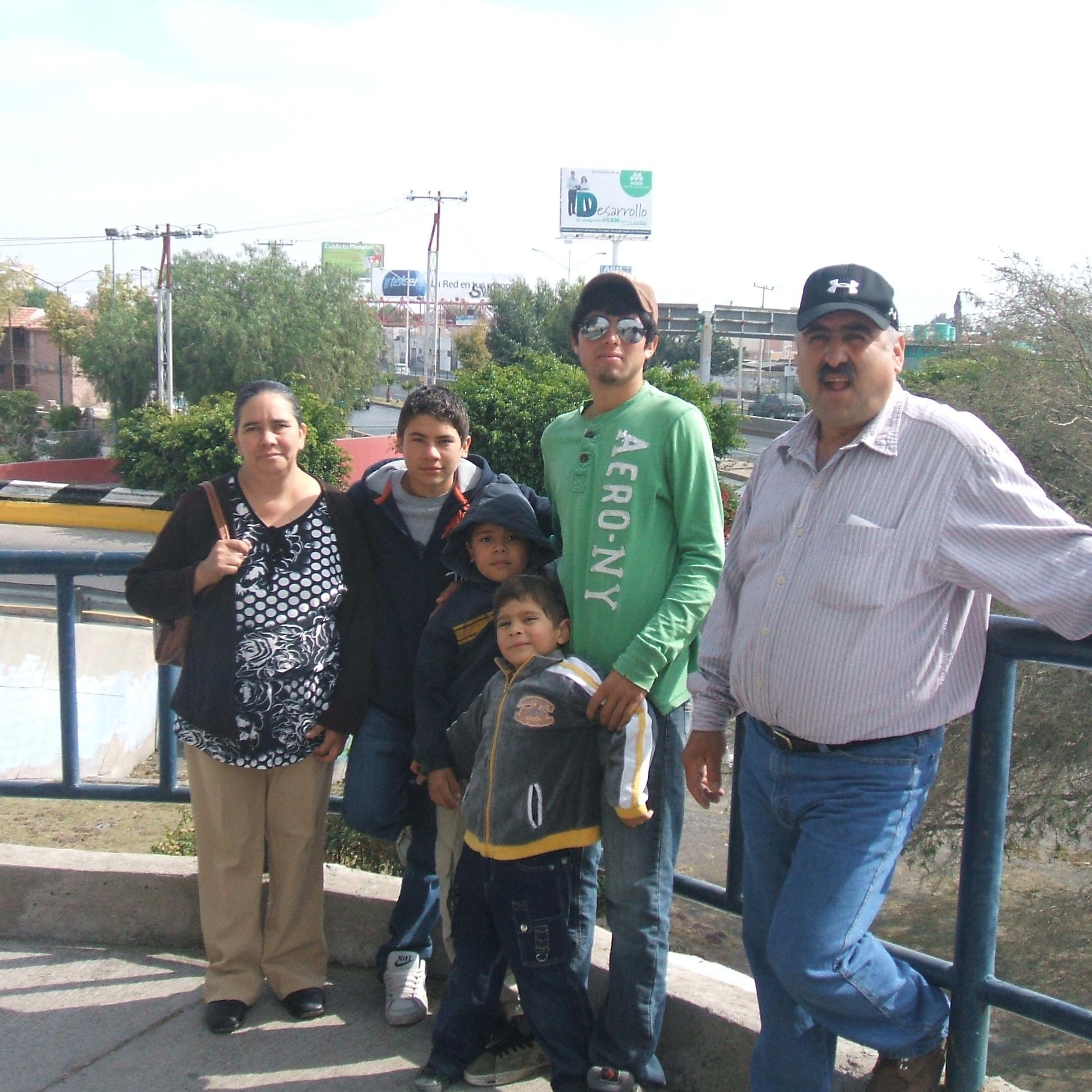 crbeto9's profile picture. 