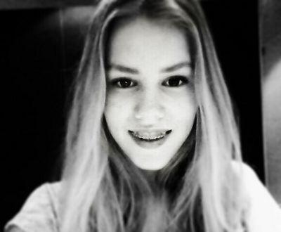 I'm Lieke, i am 13 years ols and I can't think of any life for couples without music and dancing♡ I♥it xx