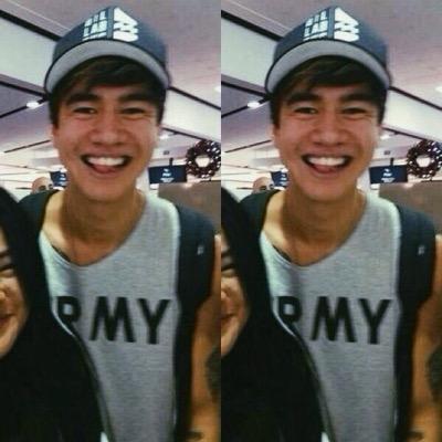 follow @agreenishday because she gave you this free follow. :)