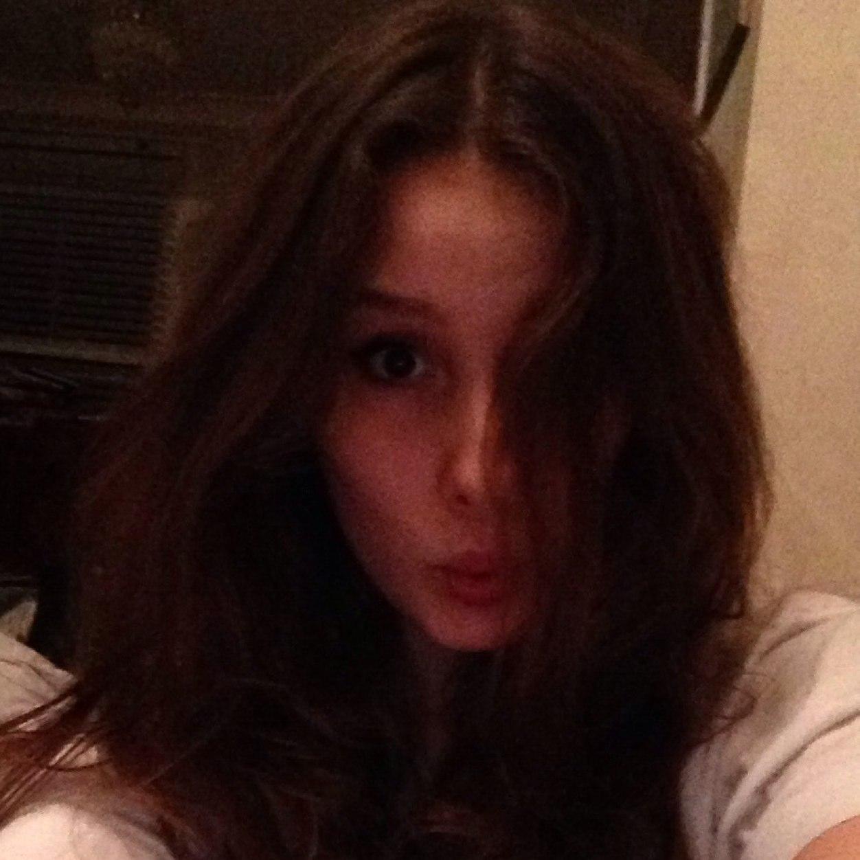 robotits_'s profile picture. Pale and uninteresting