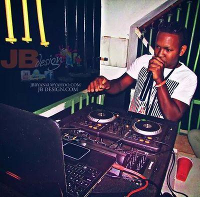 Realist young disc jock from the hill a st Andrew hope to play on the radio sum day.....bookings #8876168 pin :21ad0201