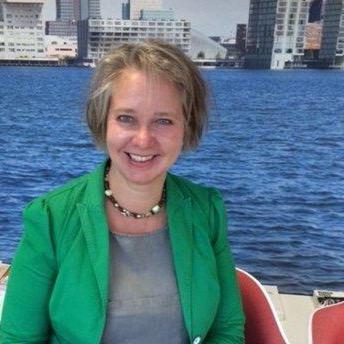 Kom niet aan @almere maar ook niet aan @gemzaanstad gemeentesecretaris& alg.dir. Z. /reiziger | netwerken |genieten | ontdekken | life @theaterHemels