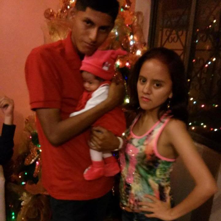 Soy alegre & divertida y m gusta k mis amigas sean DIRECTAS y k no sean hipocritas y AMO a ♥ MI AMOR ♥ J.J.C.♥ M gusta ir a la iglesia Shekinah  AMO a DIOS