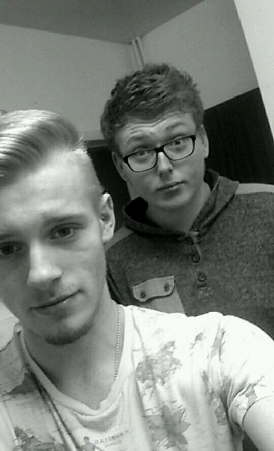 im a 17 year old kid who love to ecplore the outdoor with my girl, i also love chocolate and pizza