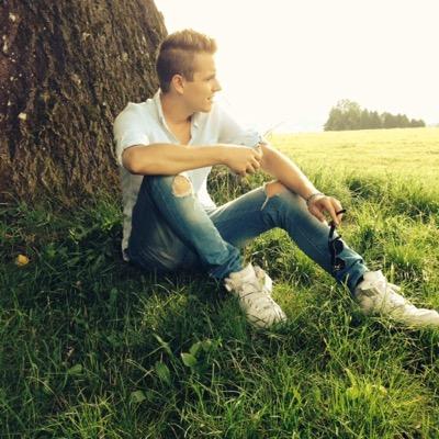 Only and once a Jenco❤️
My LIFE : @julienco_ ❤️
Big Goal: HeFollow me❤️
IDOL❤️