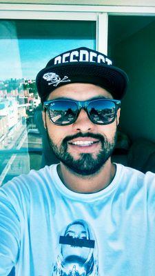 dievertigo's profile picture. Músico, carioca e o resto você vai vendo.