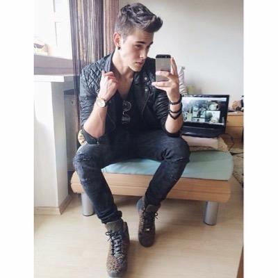 ✖️Hamburg ✖️ 9teen ✖️ Single