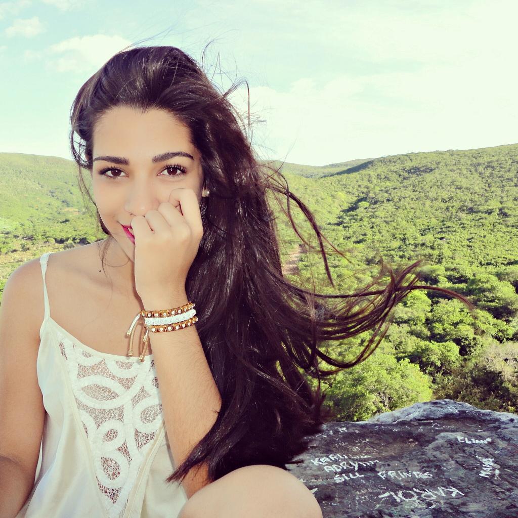 cinhaa023's profile picture. A música me dá a calma que o mundo me tira.