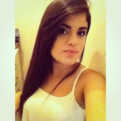 Não sou fofa, não sou meiga, odeio frescurinhas e minha cor favorita não é o rosa! Desculpa aí.