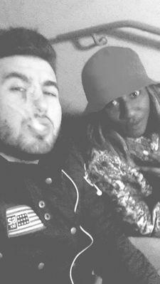 Elles cherchent toutes le prince charmant , moi j'veux braquer son royaume.