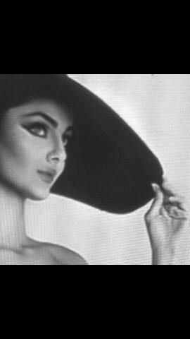 ‏‏ششيخة غلآا  ماهي مثل باقي الناس  بنت ن على كل البني مستشيخهه #Q8