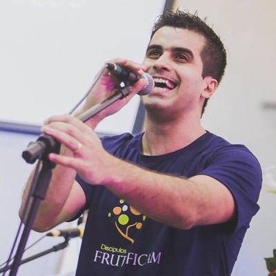 Marido da Daniela, Pai da Joyce e do Mateus, Filho de Deus, Sacerdote, Ministro de Louvor, Tangedor e grato pela bondade de Deus em nossas vidas.