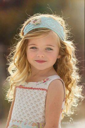 Hi I'm Hallie looking for a home. I'm 6 years old and need a mommy. |Descriptive rp only put effort into it please! If you don't put effort into it nor will I.|