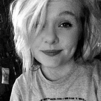 kahlerisabearr_'s profile picture. 17. Arkansas. Tattoos. Lord of the Rings. My hero wears dogtags.