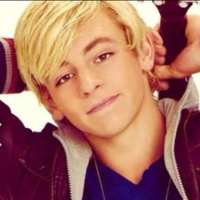 wahdup!! This is Austin Moon singer, dancer, and performer!! Shout out to my friends and fans!! #1 source for everythig Austin Moon