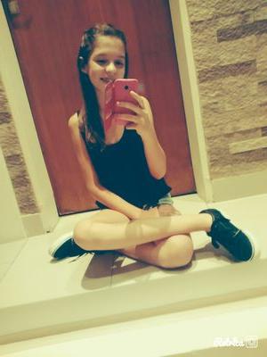 VikiCarrazarii's profile picture. 