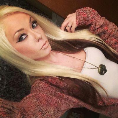 Olivia but call me livvy! 
Single ❤ I always follow back ☺ follow me on instagram! livvylove93_