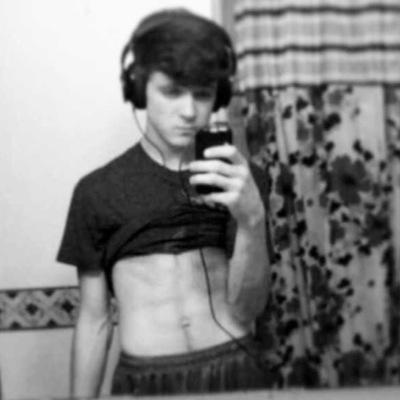 ItsKnight15's profile picture. young and wreckless