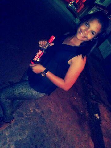 18 years. Estudiante.
