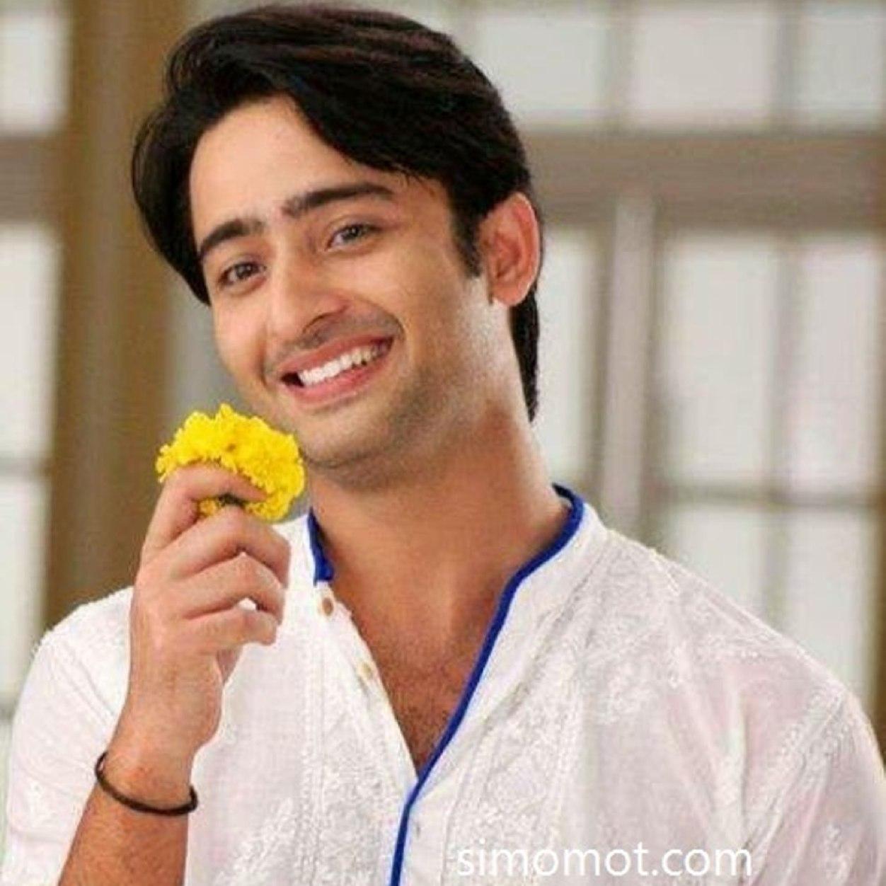 Lulu_auliana.. Always support @shaheer_S love you :*