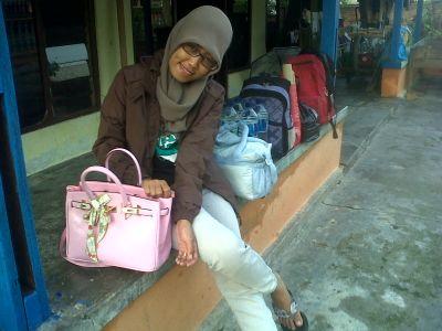 Menjalani apa yang ada di depan mata!!!
 God bless Me!!!