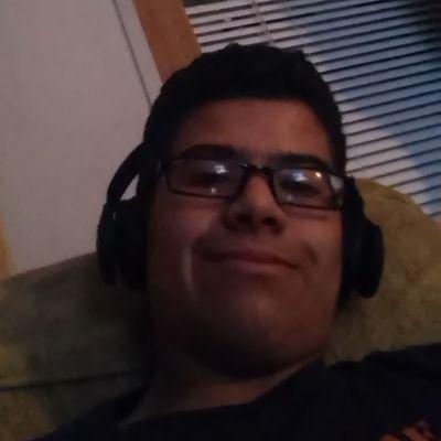 e5c2d22203834fd's profile picture. follow and tweet me whenever u want to im always available