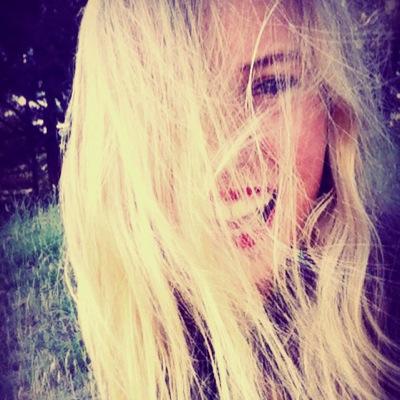 rachael1746's profile picture. Be who you are and say what you feel, because those who matter dont mind and those who mind dont matter.