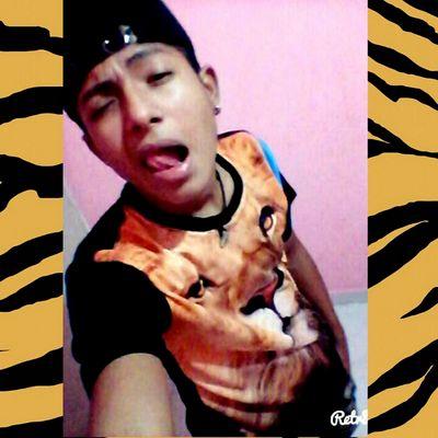 Me gusta el futbol,andar de bellaco,rapear y como a todos ir a las fiestas y empedarme con mis amig@s y unos cuntos toques y pues me guardo muchas cosas de mi;*