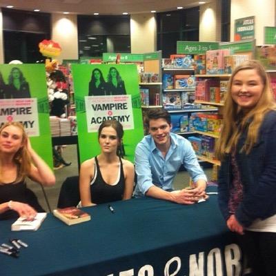 VAZoeyDanila's profile picture. Samanthaaa | noticed by most of the VA Cast | met Zoey, Lucy+Dom on 01.31.14 | met Richelle on 02.10.15 |