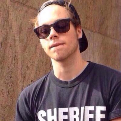 HI OMG IM CAMMY AND I LOVE LUKE HEMMINGS MORE THAN YOU