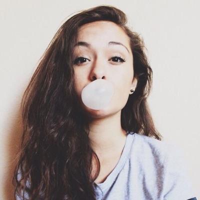 AzzahSharoen's profile picture. 