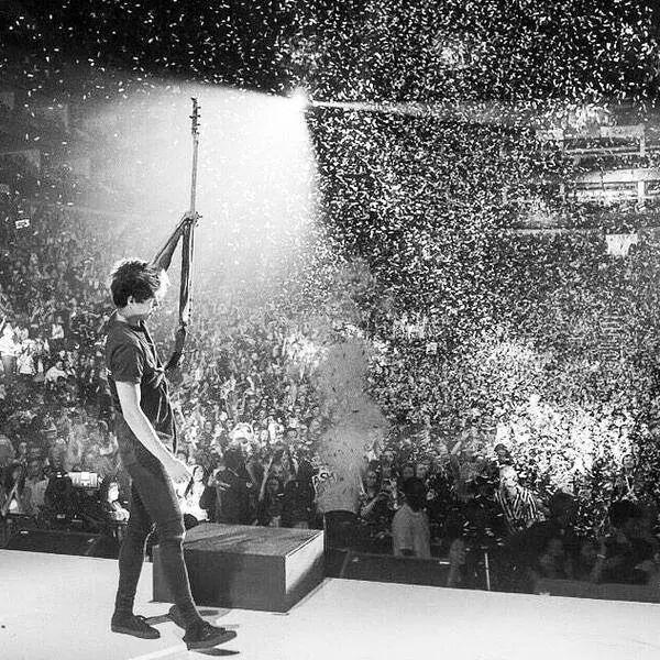 Follow 》@Zxe5SOS 《