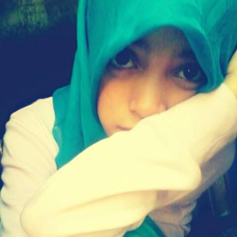 nazmi_iana's profile picture. aku berangkat meninggalkan terang dan pergi menjemput gelap