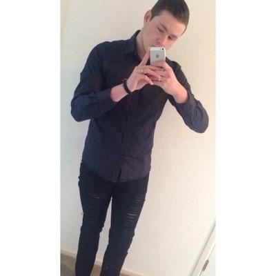 17 | Instagram; gwnalexx