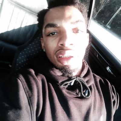Im Boolin Boolin Boolin im wid my trap girl and my 22 and my 12 fuk a half i want the whole thing yo new gurl is my old thing