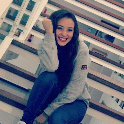 instagram: uxia_risitas_  // besos en el cuello=adios autocontrol