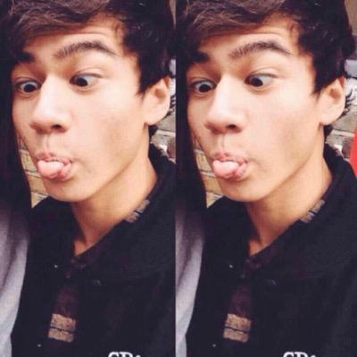 greenlightzarry's profile picture. 