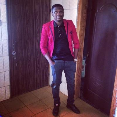 Musician/song writer/adviser/loverofmusic/nerd/here to grind and chill am ur pilot.