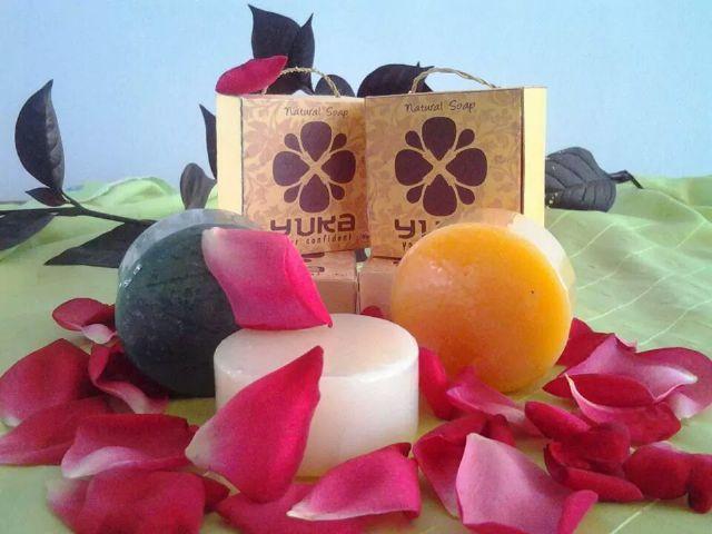 sindioftavia's profile picture. Natural Soap Yuka only 15rb |Dhisy Meyla | ig: sindioftavia | line: sindiof | 7E55D4F0