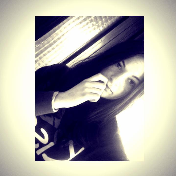 Belieber & Little Monster† All around the world people want to be loved! ❤ #Justin_is_my_life❤ #Iggy_Azalea_is_my_queen ❤