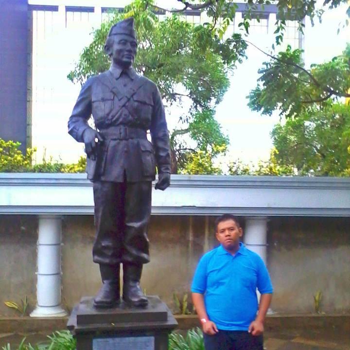 Full name: igede budhi artana
activities: school