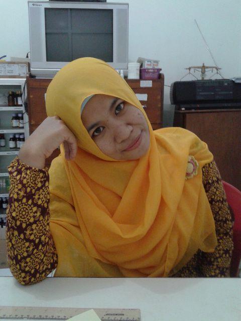 sep_twi's profile picture. Perempuan | asisten apoteker |  berjilbab | aremanita | penyuka kwaci  | part of mmu | magelang ~ jogja  ♥