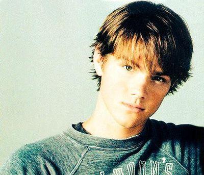 SophsRainbows9's profile picture. This is a free follow from @SophieKlainebow :)