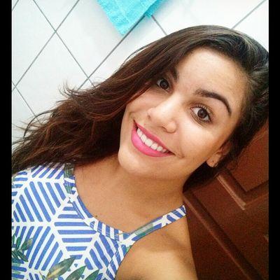 Ela é um poço de qualidade e defeito e cada jeito dela é uma emoção...
