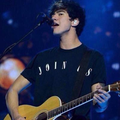 go follow @FansSavingBands bc she gave you this free follow