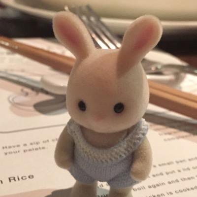 新しい物と古い物が好き。 パン、動物、映画、本、旅、鉱物、海の生物、ダイビング、犬、宇宙に反応。知らないことを教えてくれる人が好き。他愛のないことしかつぶやかないようにしてる。月に一度はワーケーション。年に一度は未踏の国、年に一度は日本の未踏の地を心掛けてる。