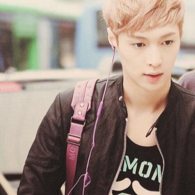FREE FOLLOW FROM @peppermintao follow me on there ✨