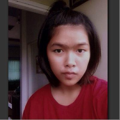 อมยิ้ม smilingly :)