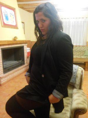 hypatia_89's profile picture. la desconfianza es un hilo que, una vez roto, es difícil recomponer sin que se noten los nudos