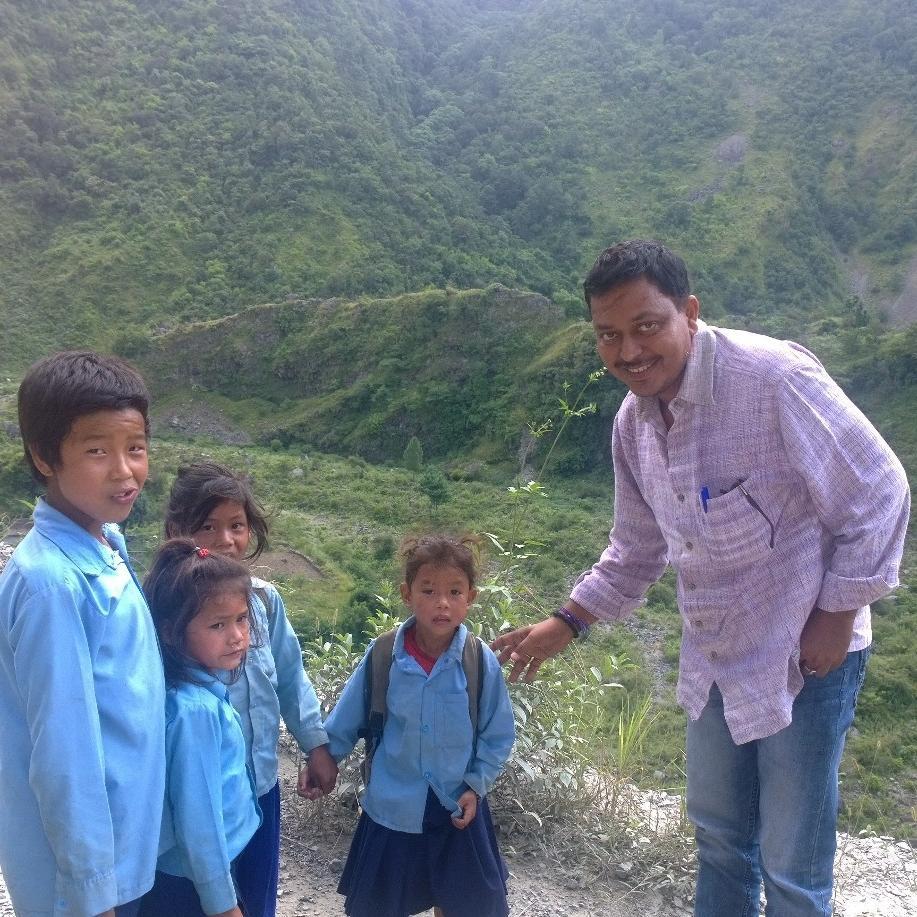 अमरेन्द्र तिवारी News MAN मुजफ्फरपुर। खोजी पत्रकारिता व भारत नेपाल मैत्री, पत्रकारों के दक्षता विकास में रुचि। पॉलिटिकल, हेल्थ की रिपोर्टिंग में विशेषज्ञता